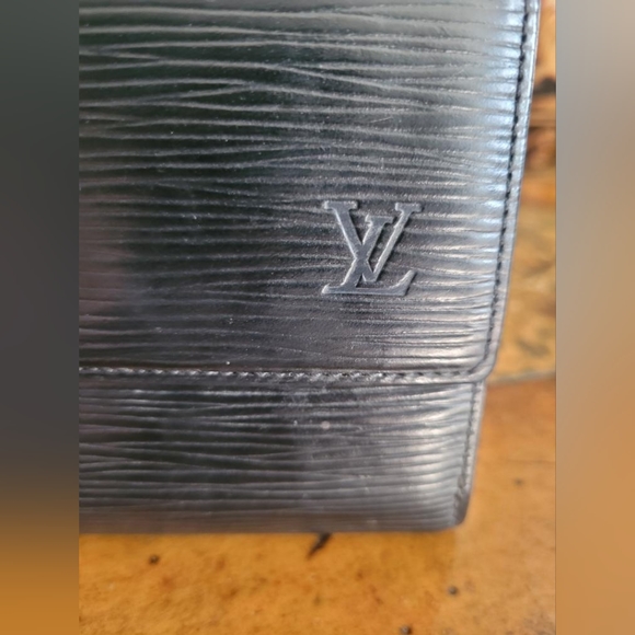 Louis Vuitton Epi wallet - Picture 12 of 12